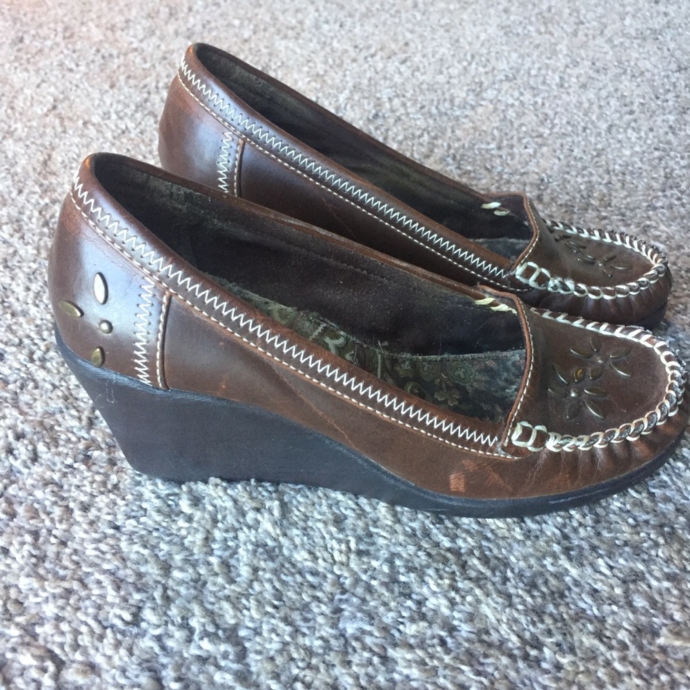 Brown Wedges